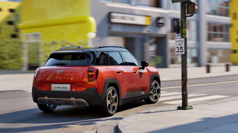 All-Electric MINI Aceman -  space and versatility - agility
