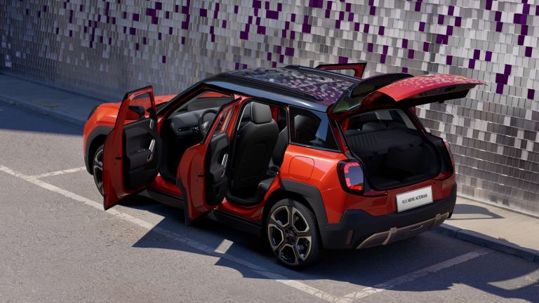 All-Electric MINI Aceman -  space and versatility - isofix
