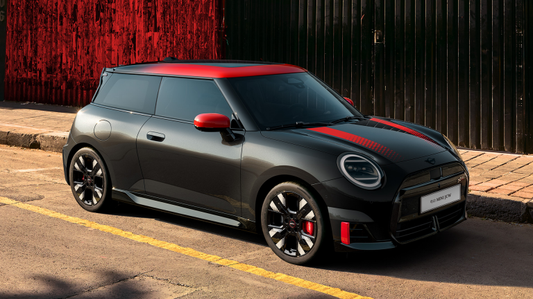 全新电动 MINI JCW