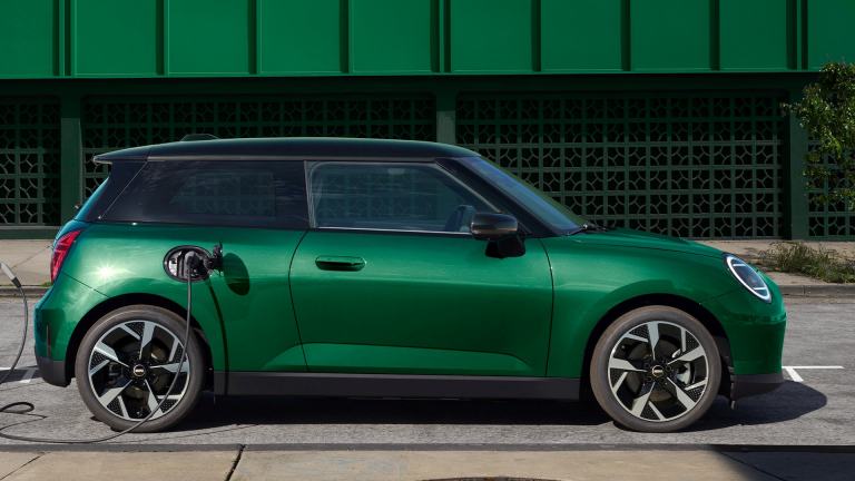 MINI all-electric - charging - public charging