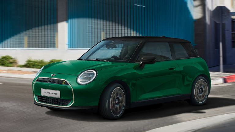 MINI all-electric - digital experience - connected upgrades