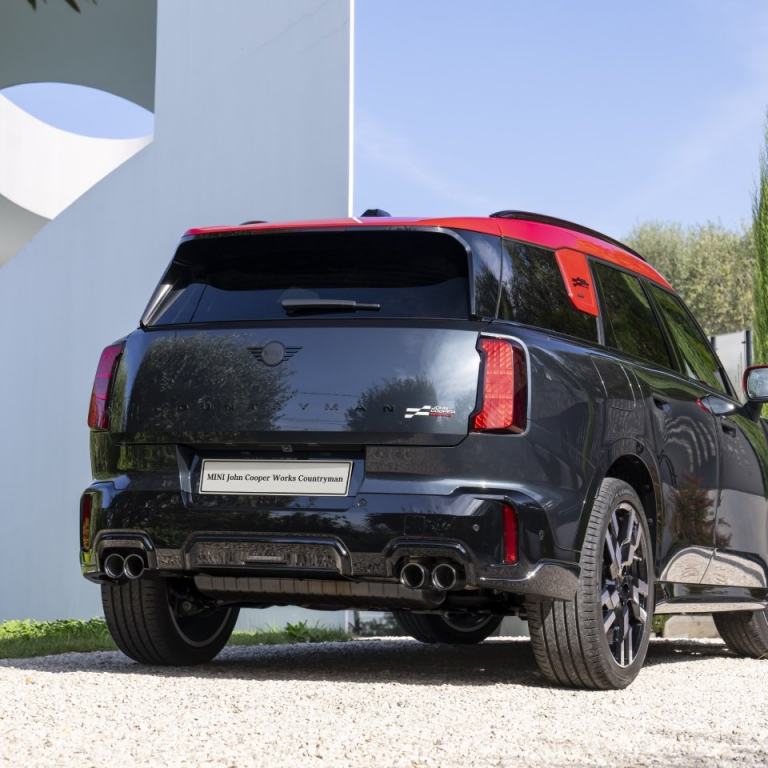 MINI Countryman – mosaic - space & versatility