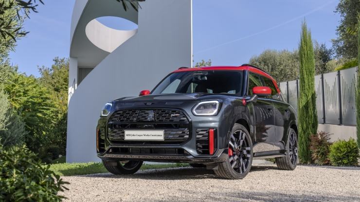 MINI Countryman - digital experience - connected upgrades