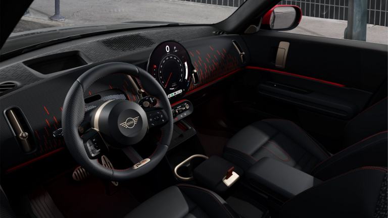 MINI Countryman - interior - oled display