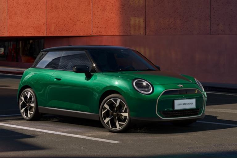 MINI all-electric - exterior - headlights
